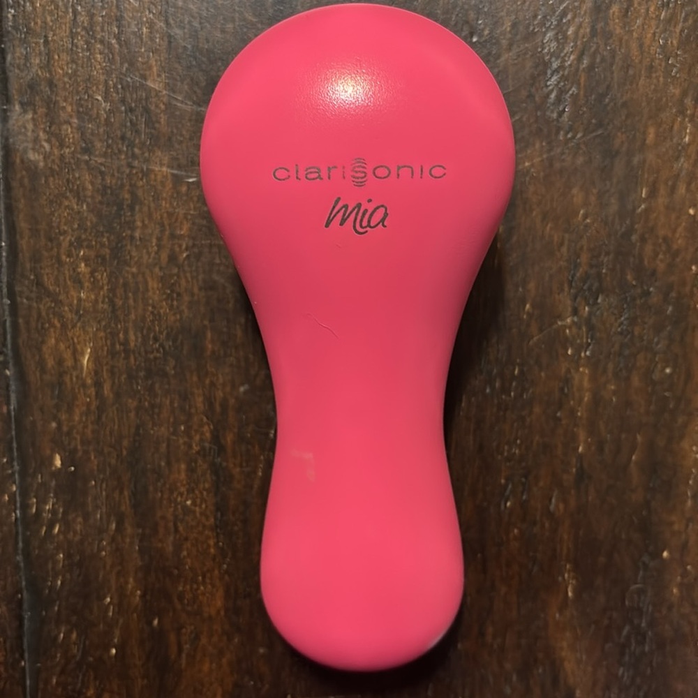 Hot Pink Clarisonic Mia 🩷 with Charger and Extra-Special Skincare Gift! - Picture 2 of 12